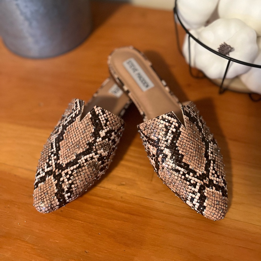 EUC Steve Madden Ally-M Studded Snake Skin Mules - Size 6.5